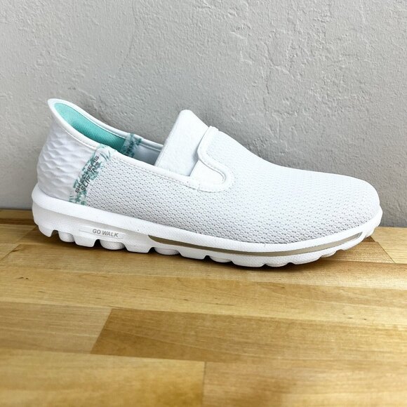 Skechers Shoes - Skechers Sneakers Slip-ins Hands Free GOwalk Travel Fiji Shoes White 8.5 NEW